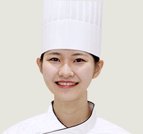 吉田 里緒菜